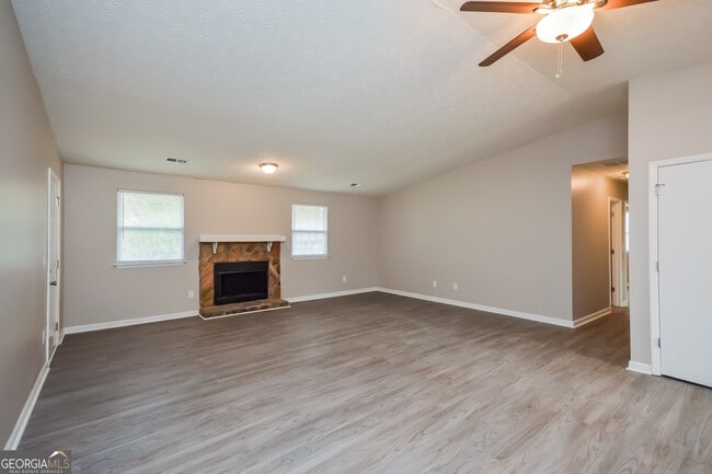 Building Photo - 5586 Mallard Trail
