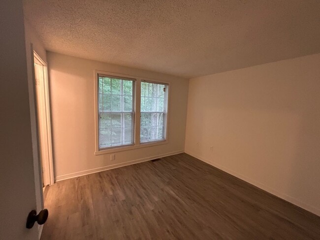 Building Photo - King George 2 Bedroom End Unit Townhouse
