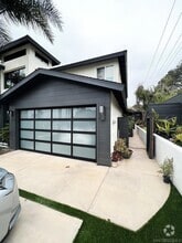 Building Photo - 280 Hillcrest Dr