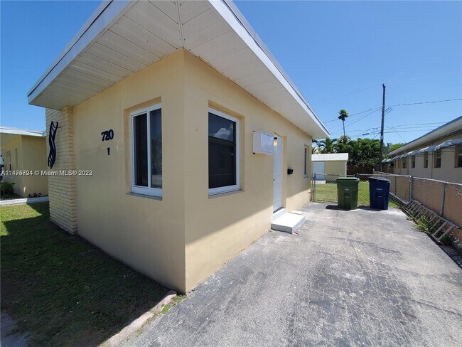 Building Photo - 720 NE 5th St