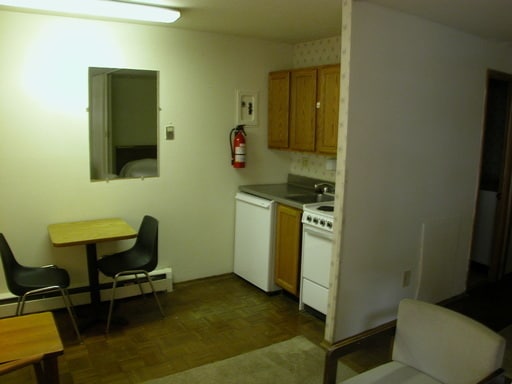 Building Photo - 1437 Highland St
