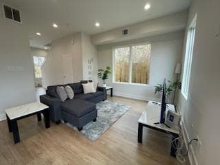 Photo - 835 Dorchester St