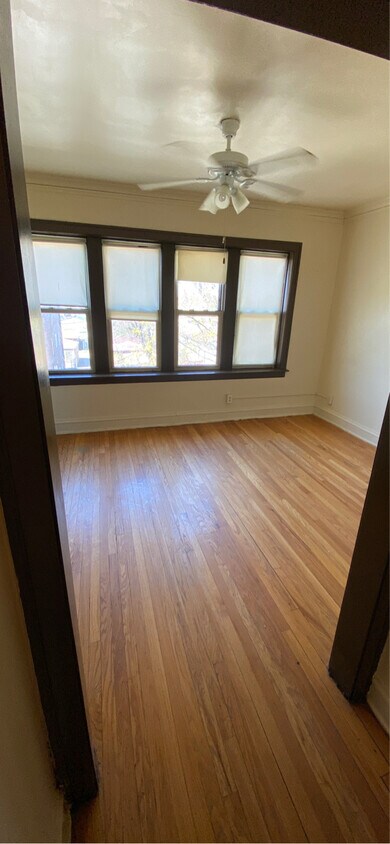Foto principal - 1507 W 78th St