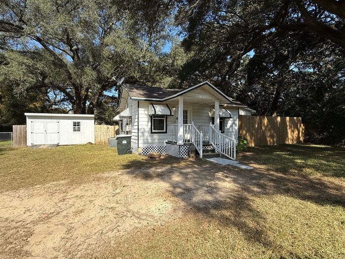 Primary Photo - Pensacola - 32503 - 2 bedroom, 2 bathroom