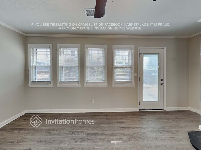 Foto del edificio - 6823 Springwood Dr