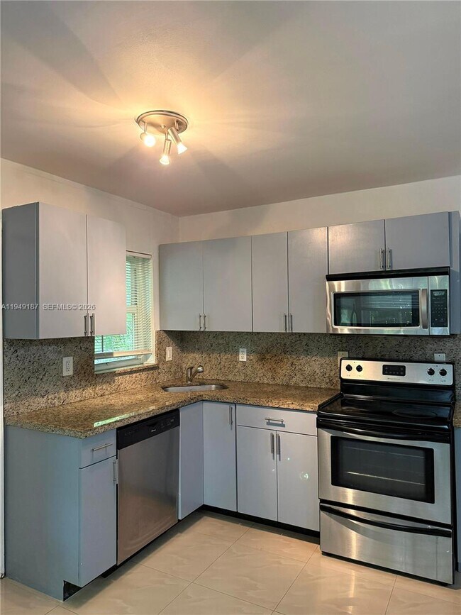 Building Photo - 3131 Carter St