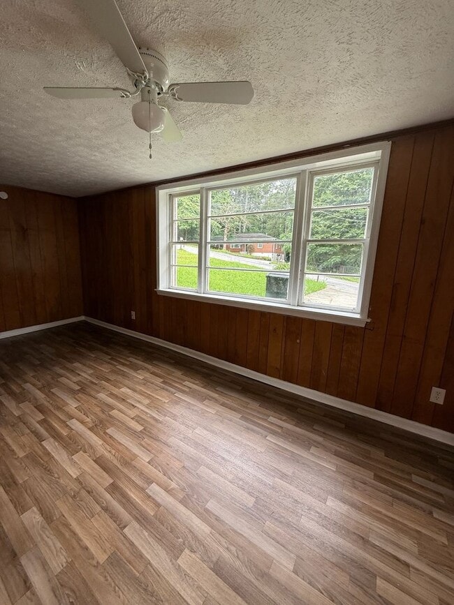 Building Photo - 8195-8195 Spillers Dr SW