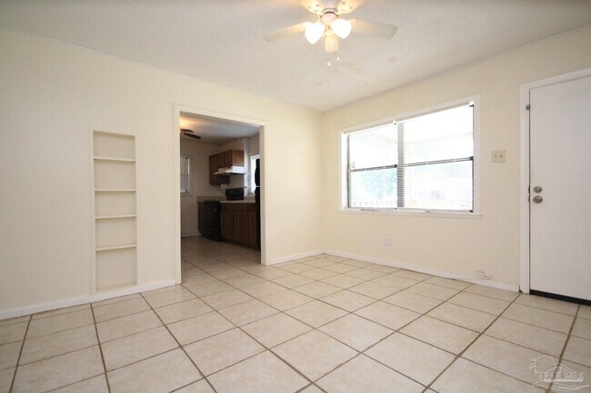 Foto del edificio - 703 N 72nd Ave