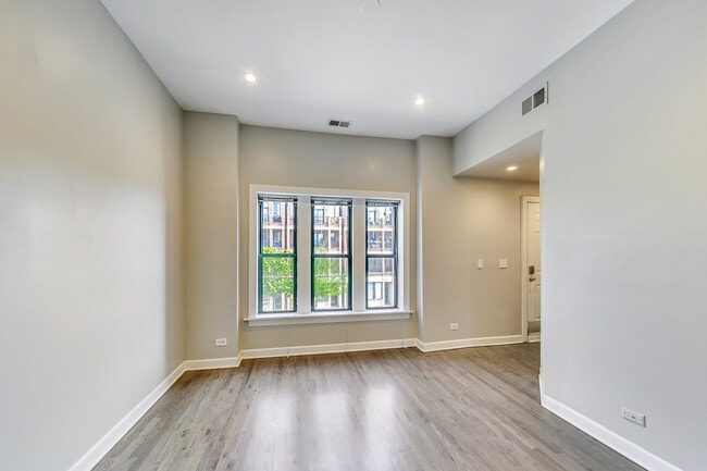 Photo - 2709 W Chicago Ave Apartment