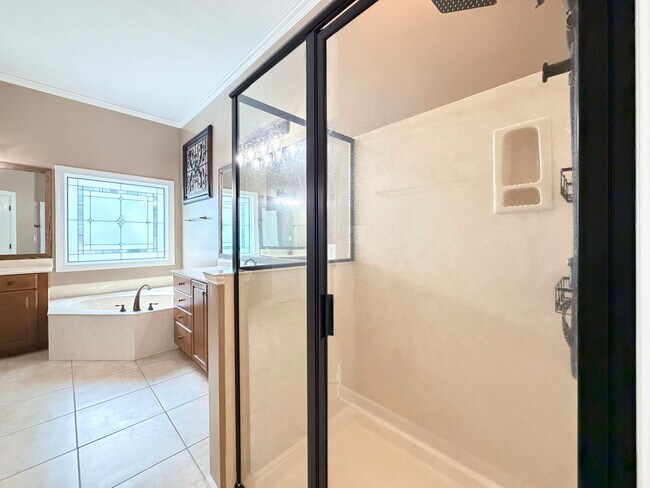 Building Photo - 5604 Pine Rock Ct