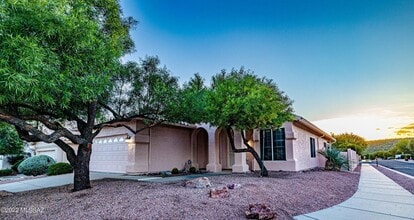 Building Photo - 5225 N Windriver Pl