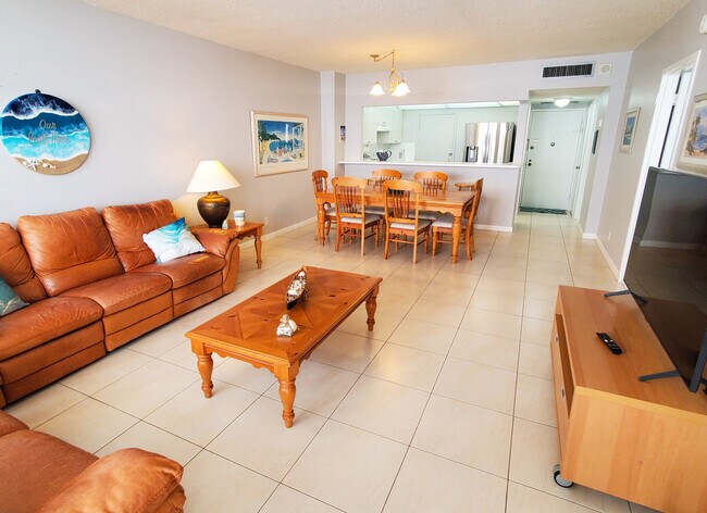 Living Room - 3725 S Ocean Dr