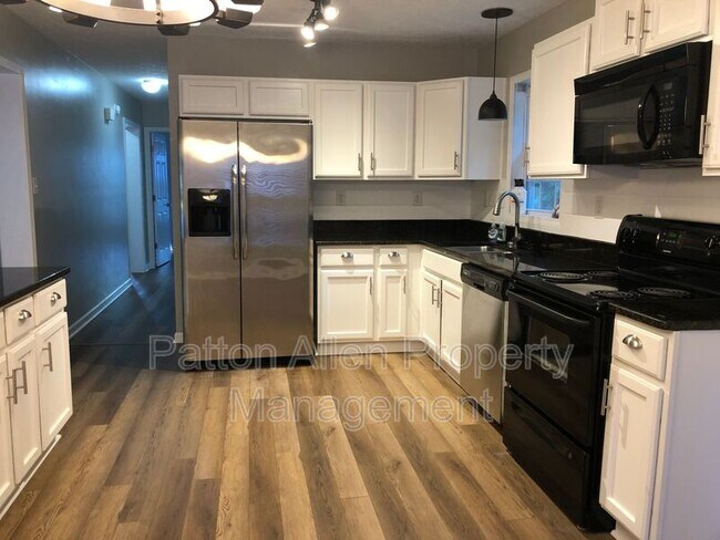 Building Photo - 263 Newberry Dr