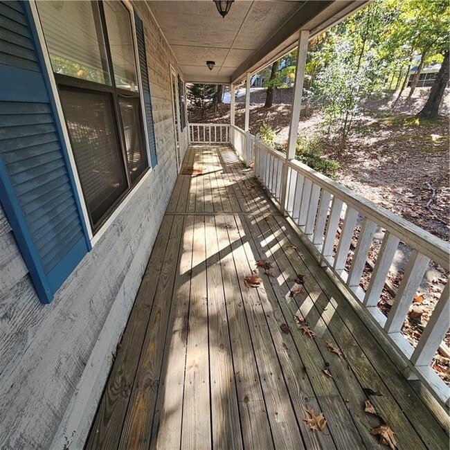 Building Photo - 20 Brooks Ln