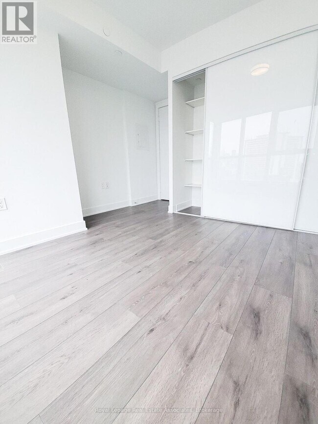 Photo du bâtiment - 9 Mabelle Ave