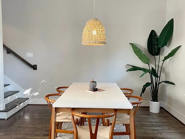 Building Photo - 1227 W 21st St