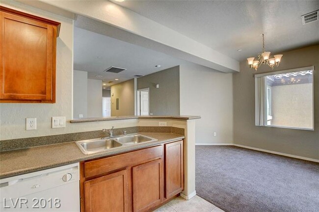 Foto del edificio - Adorable 3 bedroom condo in a gated Northw...