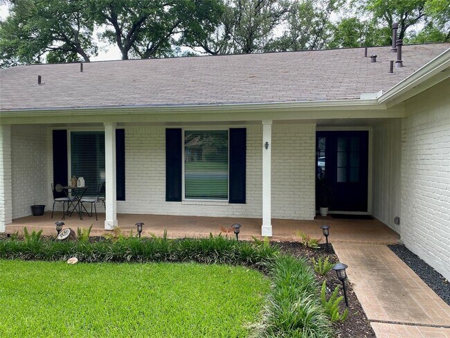 Foto del edificio - 11411 Santa Cruz Dr