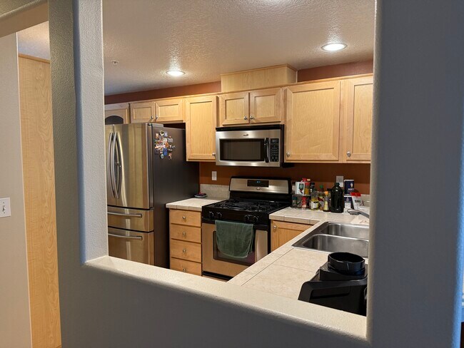 Building Photo - 10743 SW Canterbury Ln