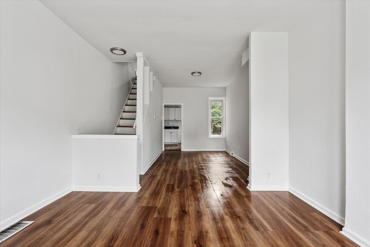 Foto principal - 3 Bedroom House Germantown- Rent Ready!