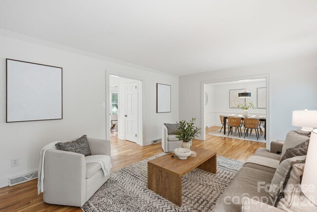 Foto del edificio - 926 Shady Bluff Dr