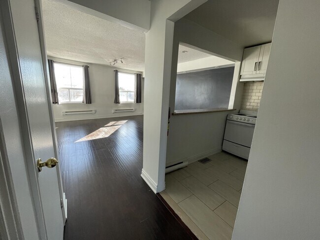 Photo du bâtiment - 939 A Lakeshore Rd E