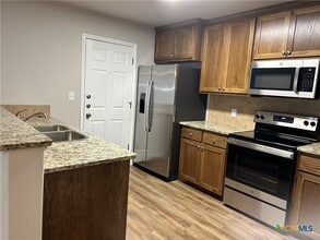 Building Photo - 2618 Leroy Ln