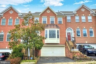 Building Photo - 5742 Governors Pond Cir