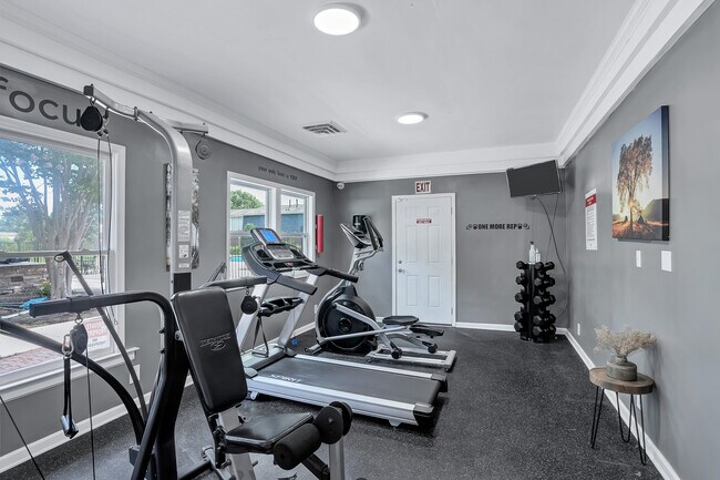 Foto del edificio - BayPointe Crossing