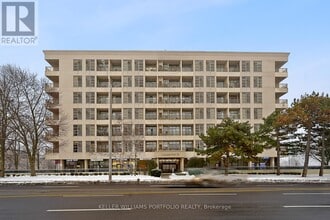 Building Photo - 1 Leaside Park Dr