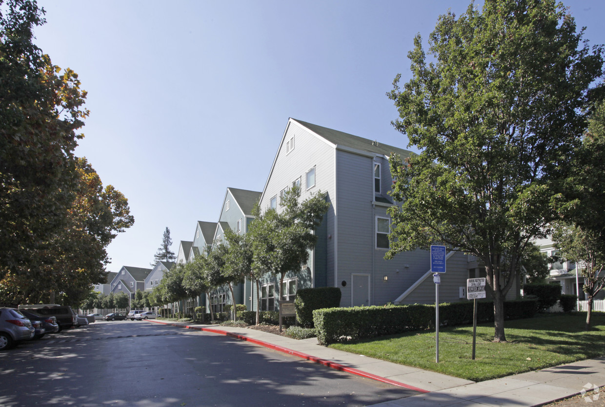 Primary Photo - Baker Park Apartments