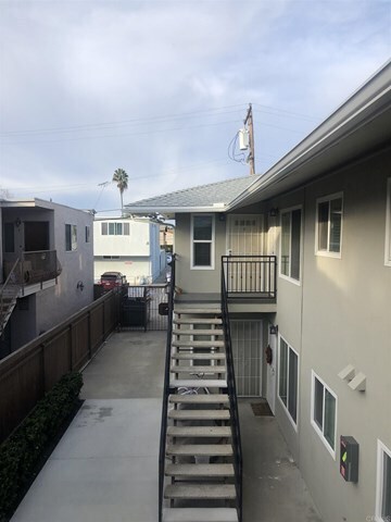 Foto del edificio - 3222 Collier Ave