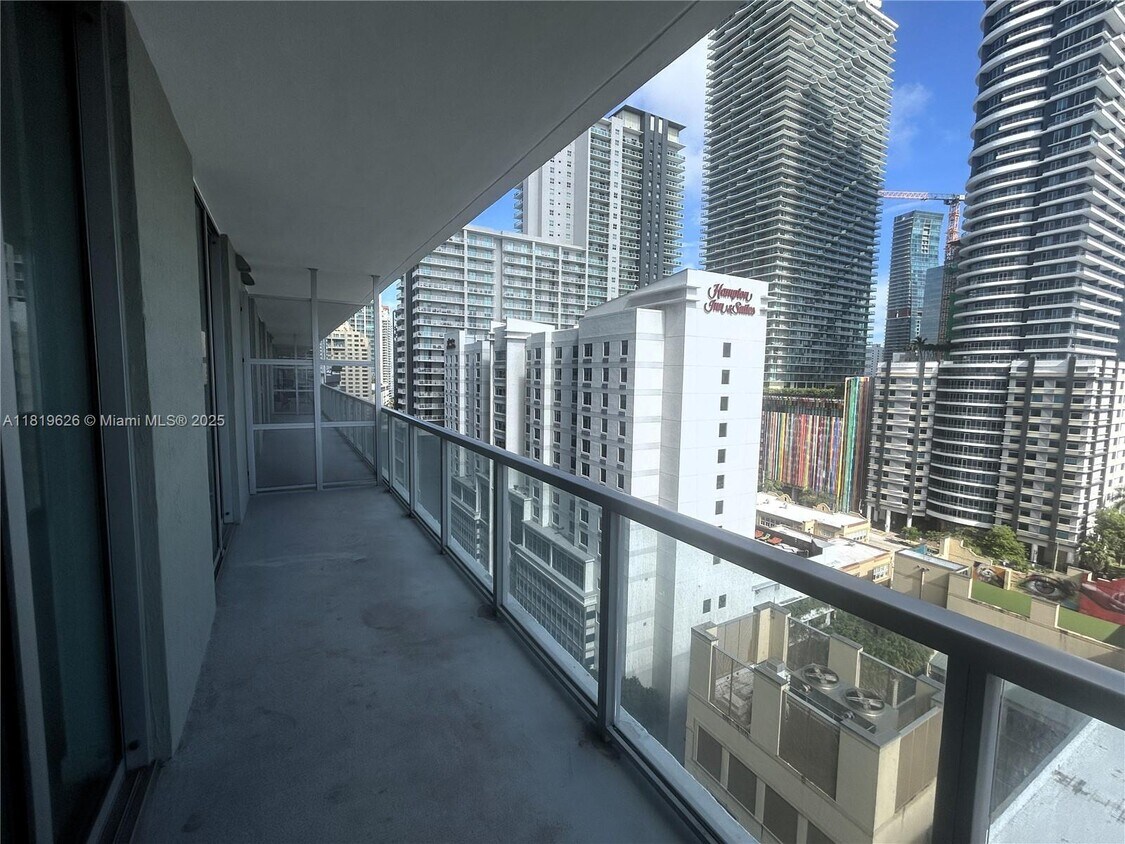 Foto principal - 79 SW 12th St