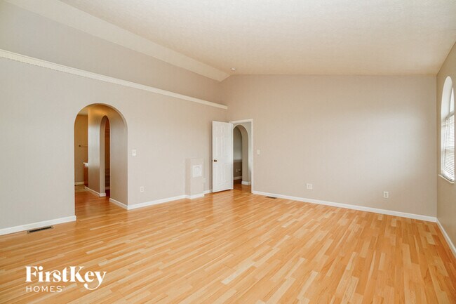 Building Photo - 841 Avalon Dr