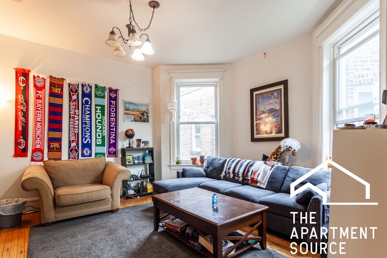 Foto principal - 1245 W Newport Ave