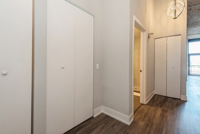 Foto del edificio - 320 E 21st St