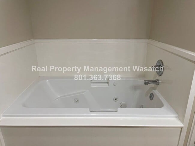 Foto del edificio - 380 N 500 W