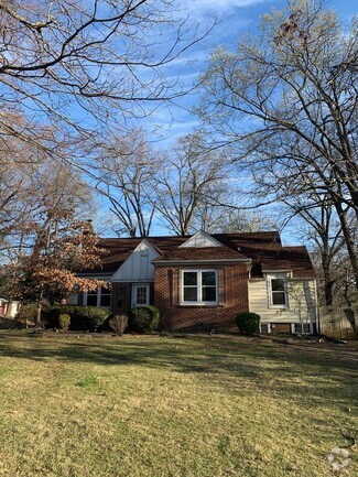 Building Photo - 504 E Nettleton Ave