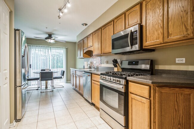Building Photo - 1355 Orleans Dr
