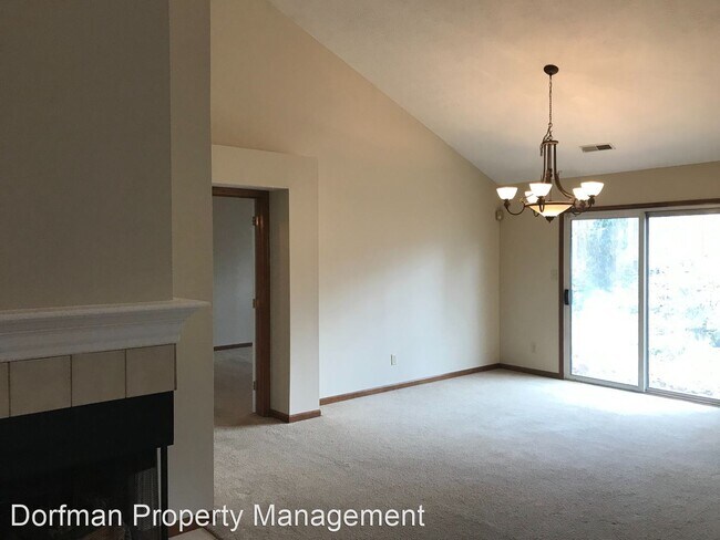 Building Photo - 2 br, 2 bath House - 9636 PINE RIDGE EAST DR