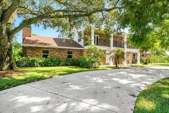 Building Photo - 5065 Horseshoe Cir N