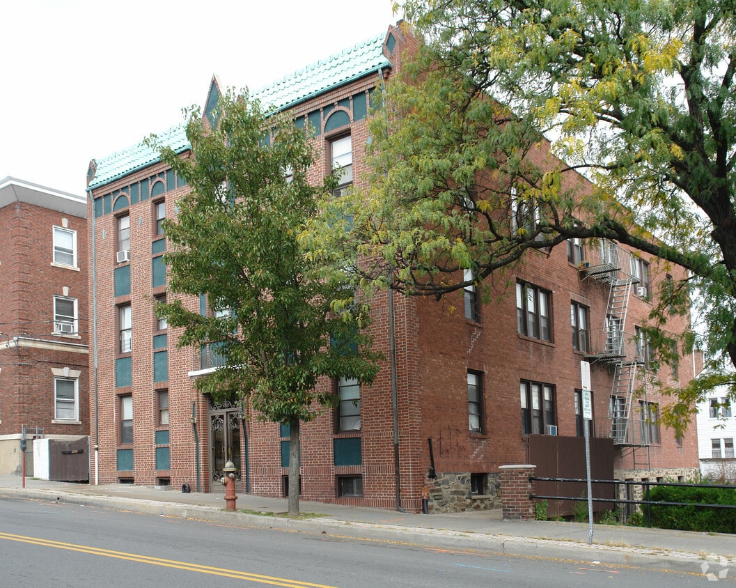 223225 Irving Ave, Port Chester, NY 10573 Apartments in Port Chester