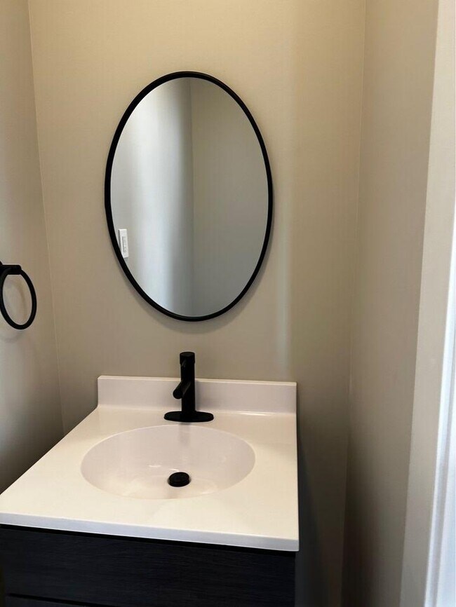 Foto del edificio - 152 Napoleon St