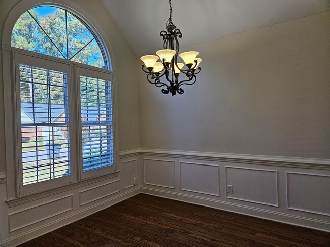 Foto del edificio - 104 Garden Trail Ln