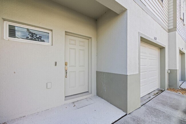 Building Photo - 6321 Tillandsia Pl