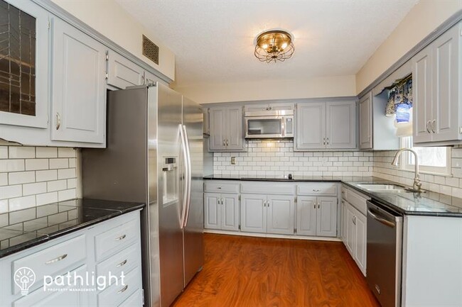 Foto del edificio - 12618 West 69th Street, Shawnee, KS, 66216