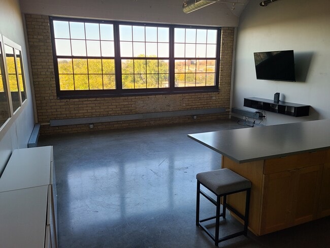 Building Photo - 730 Stinson Blvd