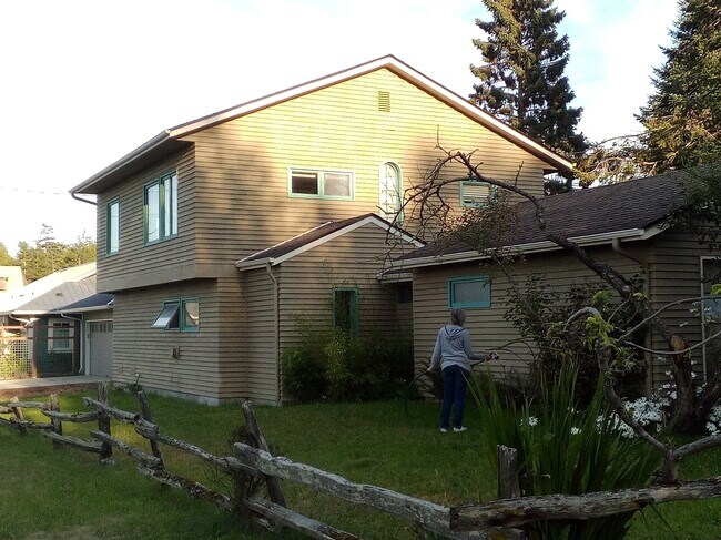 Building Photo - 5612 Gise St