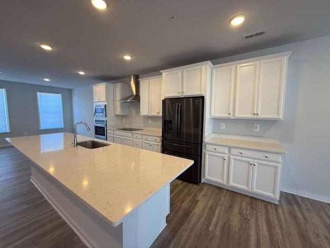 Building Photo - 5912 Whitehurst Ln