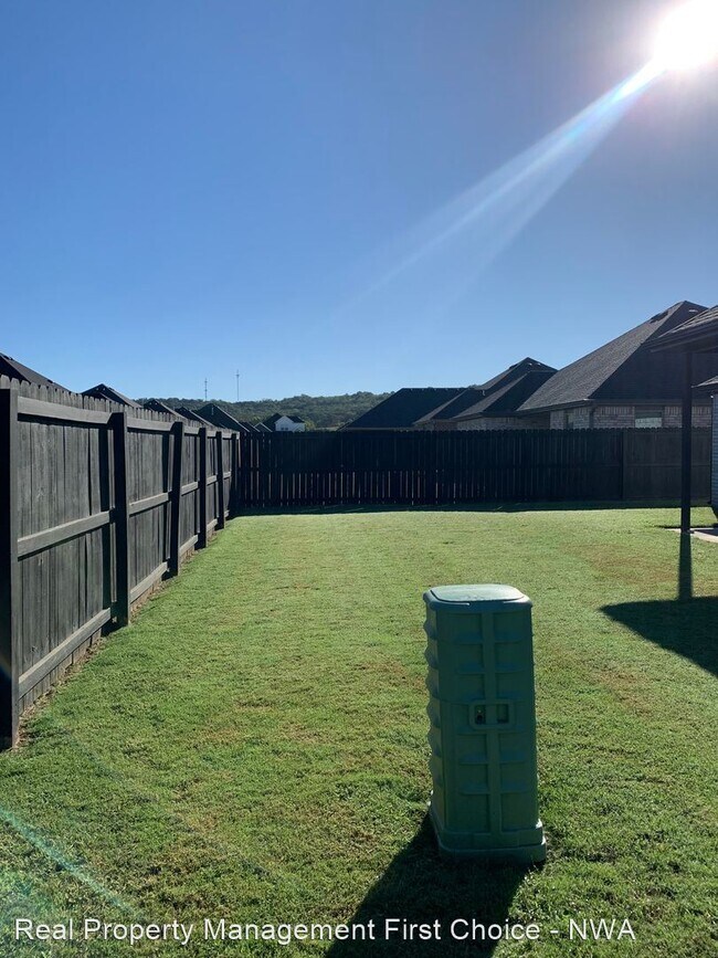 Foto del edificio - 3 br, 2 bath House - 4374 W Topeka Ave.